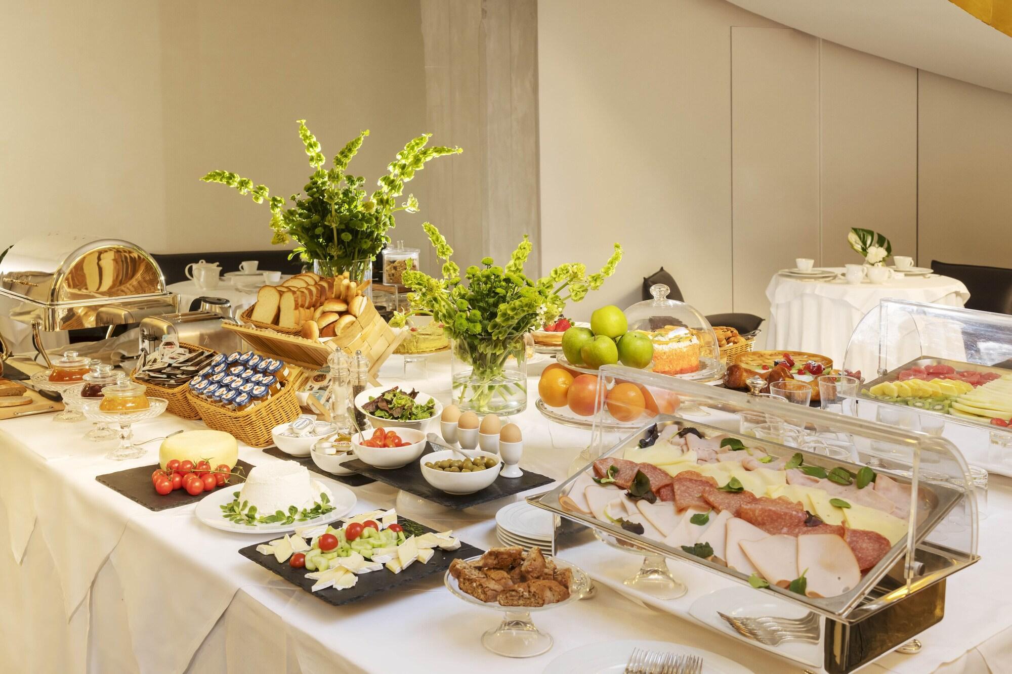 Hotel Royal Bissolati Rome Bagian luar foto