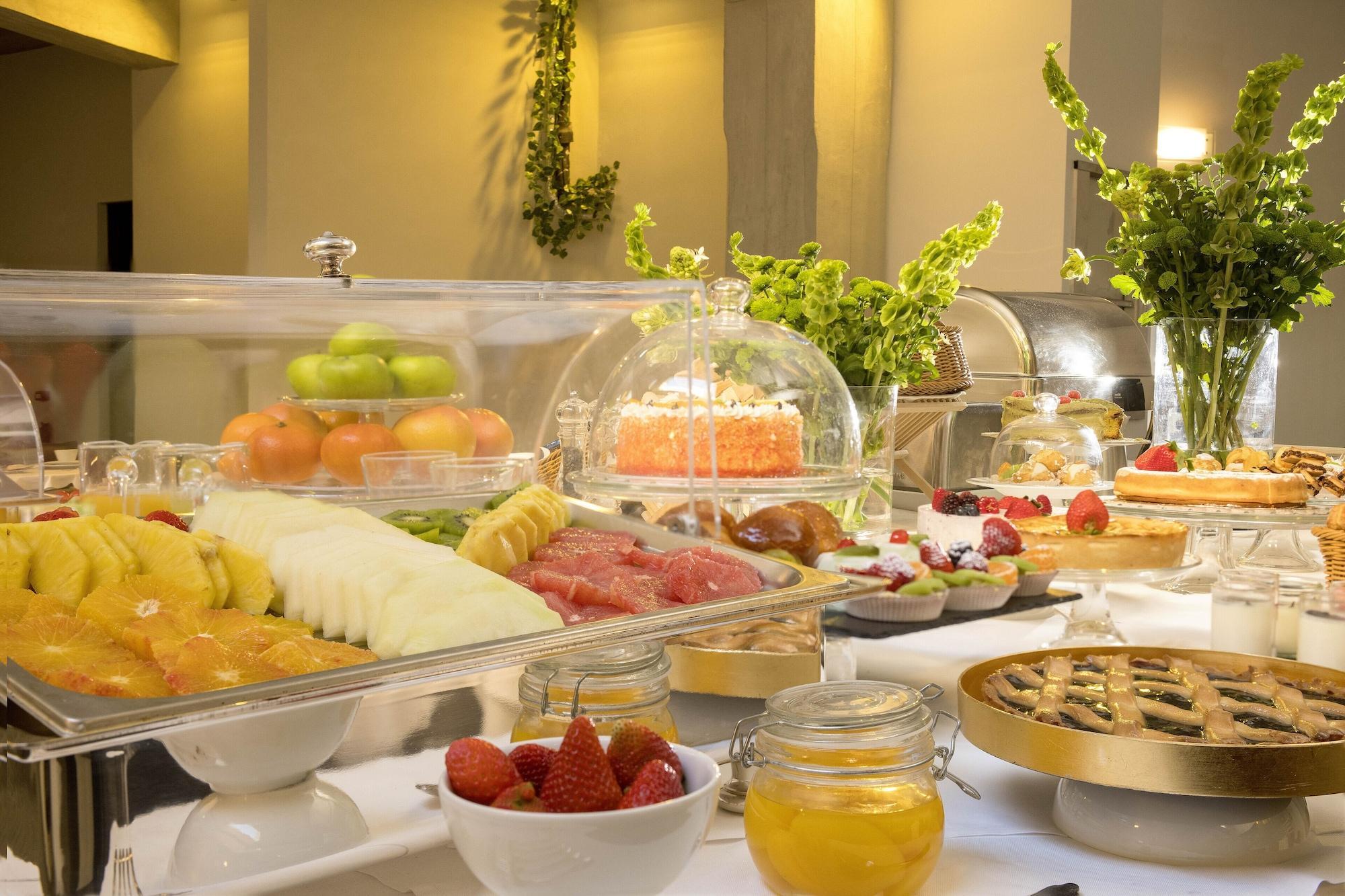 Hotel Royal Bissolati Rome Bagian luar foto
