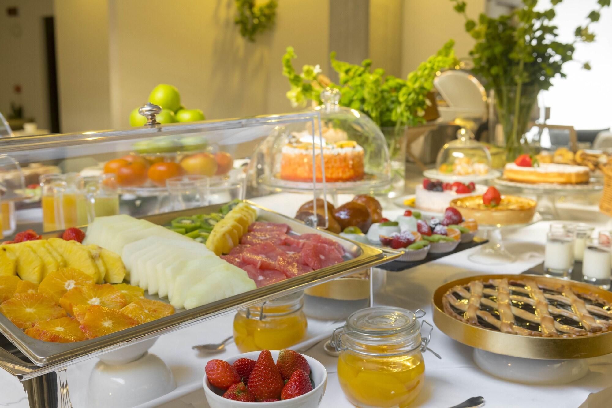 Hotel Royal Bissolati Rome Bagian luar foto